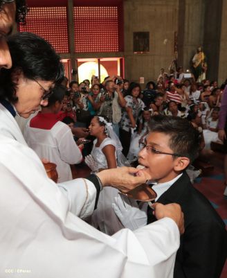 310 niños y niñas se consagran a Jesucristo al recibir la Primera Comunión