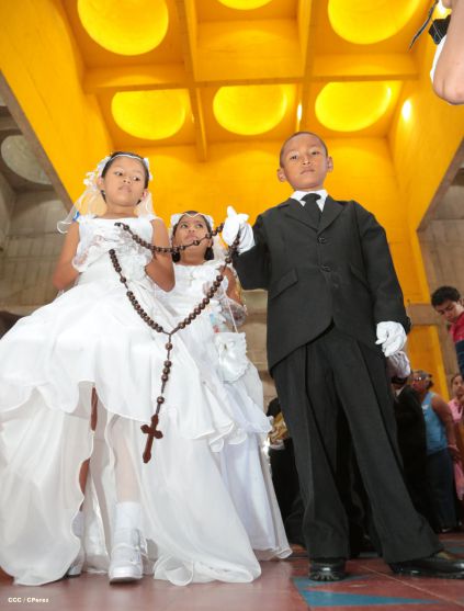 310 niños y niñas se consagran a Jesucristo al recibir la Primera Comunión