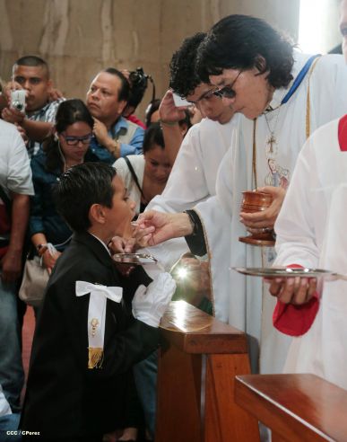310 niños y niñas se consagran a Jesucristo al recibir la Primera Comunión