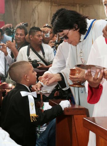 310 niños y niñas se consagran a Jesucristo al recibir la Primera Comunión