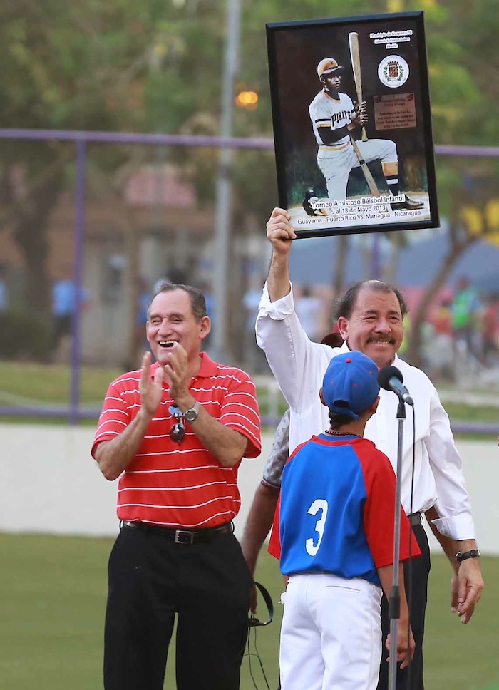 Presidente Daniel inaugura Estadio Béisbol Infantil 