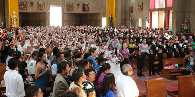 310 niños y niñas se consagran a Jesucristo al recibir la Primera Comunión