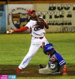 Bóer logra imponerse a la Costa y repite marcador del miércoles