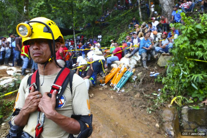 Avanzan labores de rescate a mineros de Bonanza