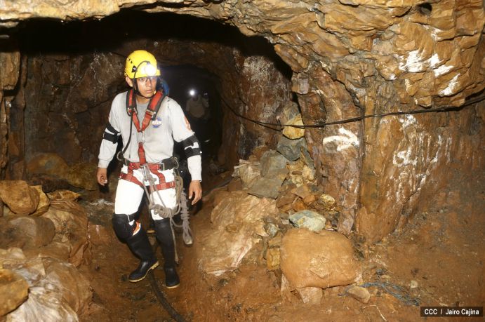 Avanzan labores de rescate a mineros de Bonanza