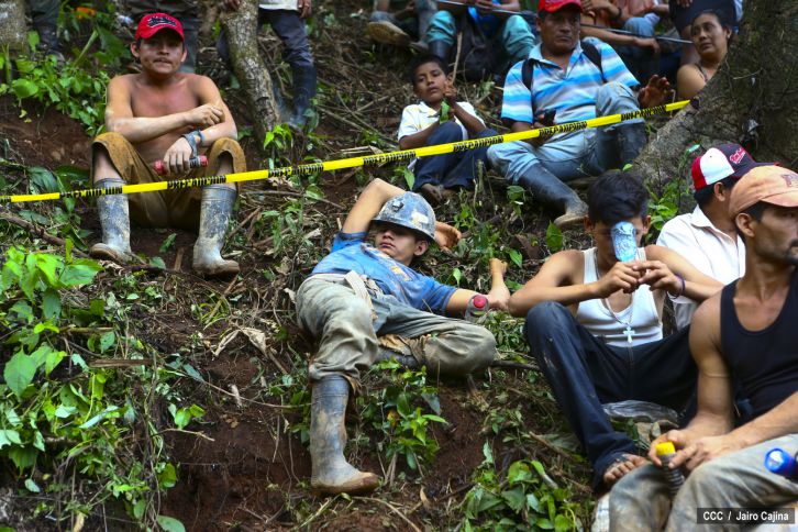 Avanzan labores de rescate a mineros de Bonanza