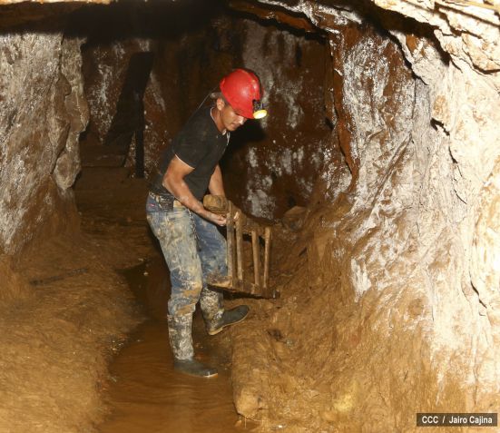 Avanzan labores de rescate a mineros de Bonanza