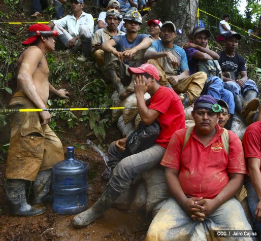 Avanzan labores de rescate a mineros de Bonanza