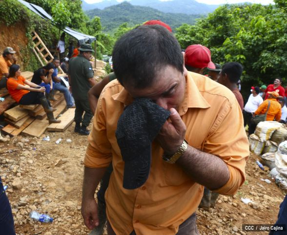 Avanzan labores de rescate a mineros de Bonanza
