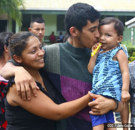Mineros salen del Hospital de Bonanza