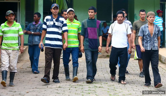 Mineros salen del Hospital de Bonanza