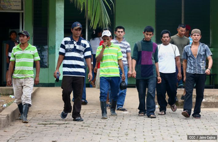 Mineros salen del Hospital de Bonanza