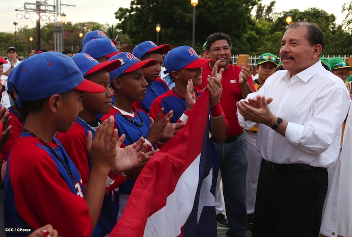 Presidente Daniel inaugura Estadio Béisbol Infantil 