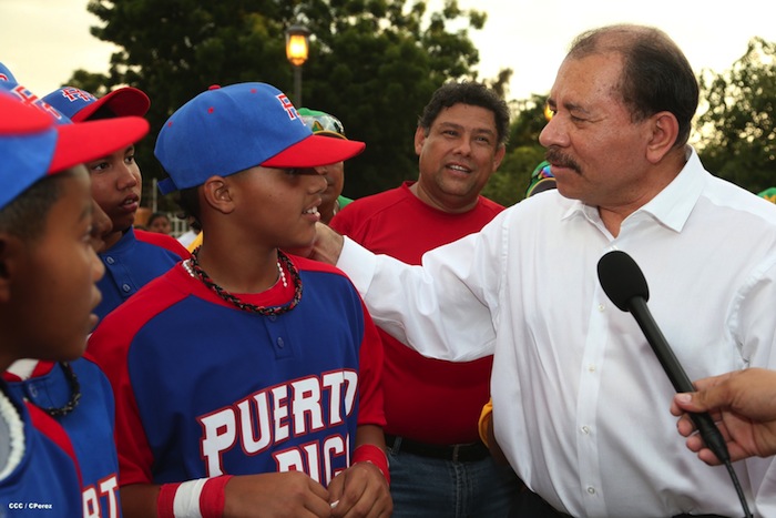 Presidente Daniel inaugura Estadio Béisbol Infantil 