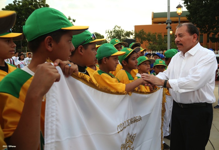 Presidente Daniel inaugura Estadio Béisbol Infantil 