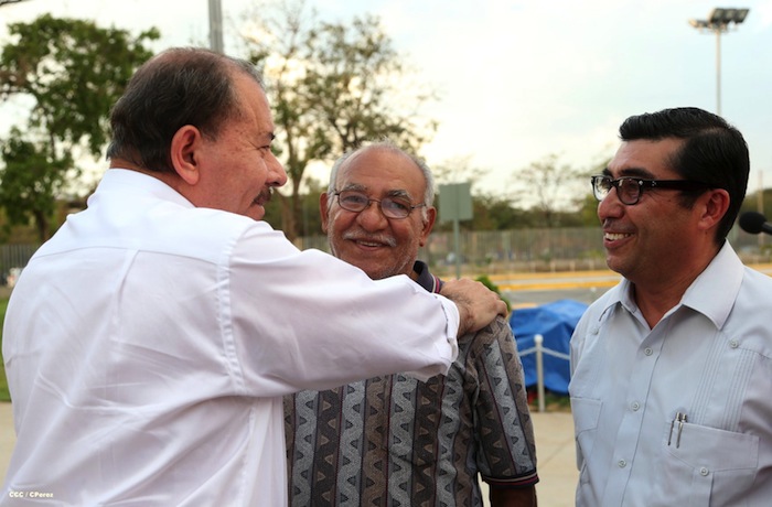 Presidente Daniel inaugura Estadio Béisbol Infantil 