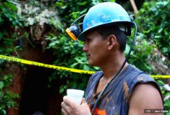 Continúan labores de búsqueda de mineros