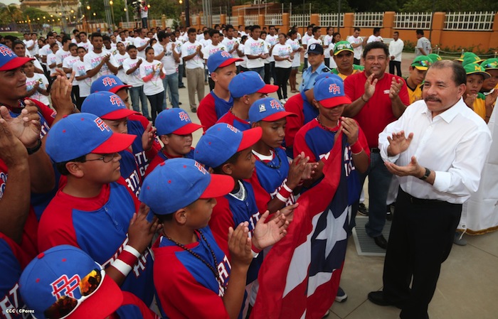 Presidente Daniel inaugura Estadio Béisbol Infantil 