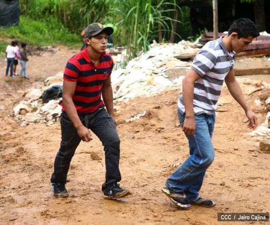 Continúan labores de búsqueda de mineros