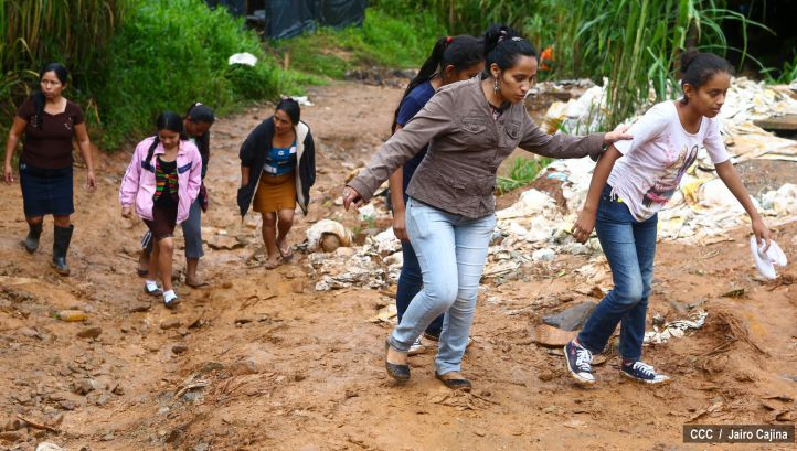 Continúan labores de búsqueda de mineros