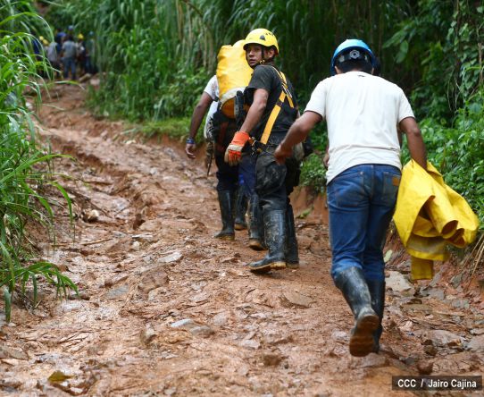Continúan labores de búsqueda de mineros
