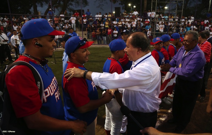 Presidente Daniel inaugura Estadio Béisbol Infantil 