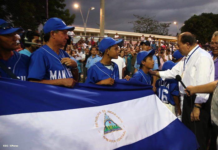 Presidente Daniel inaugura Estadio Béisbol Infantil 