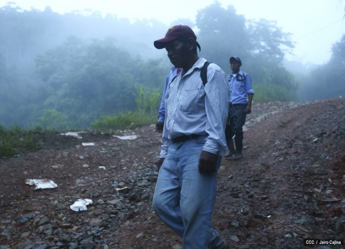 Familias de Bonanza en vigilia espiritual por mineros artesanales soterrados