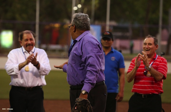 Presidente Daniel inaugura Estadio Béisbol Infantil 