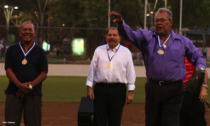 Presidente Daniel inaugura Estadio Béisbol Infantil 