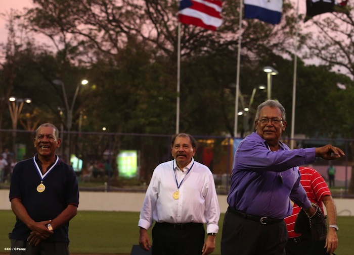 Presidente Daniel inaugura Estadio Béisbol Infantil 