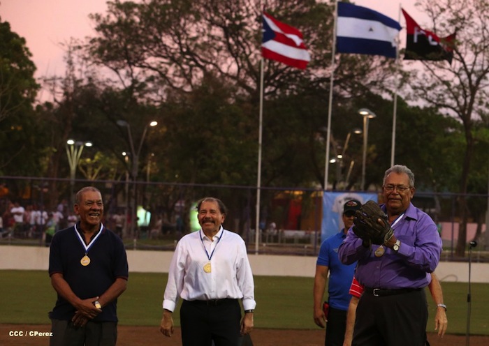Presidente Daniel inaugura Estadio Béisbol Infantil 