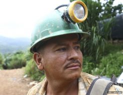 Rescate de mineros aún desaparecidos continúa