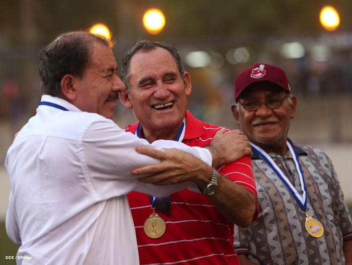 Presidente Daniel inaugura Estadio Béisbol Infantil 