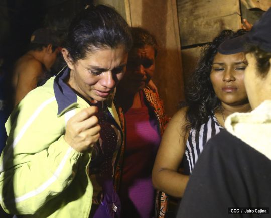 Familias de Bonanza resignadas ante dificultades en rescate de mineros