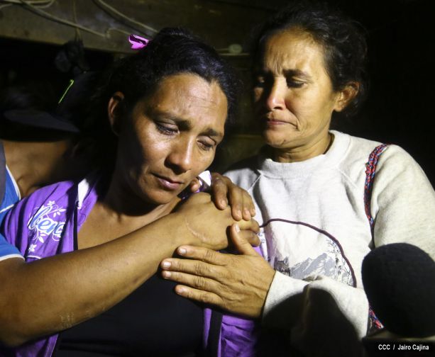 Familias de Bonanza resignadas ante dificultades en rescate de mineros