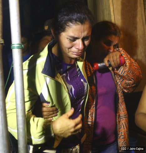 Familias de Bonanza resignadas ante dificultades en rescate de mineros