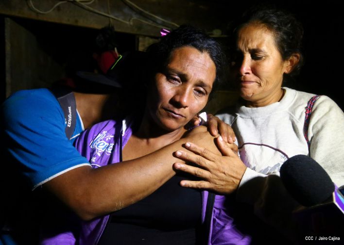 Familias de Bonanza resignadas ante dificultades en rescate de mineros