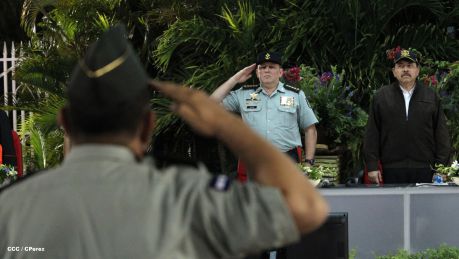 Daniel y Rosario conmemoran 35 Aniversario del Ejército de Nicaragua
