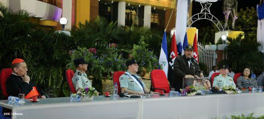 Daniel y Rosario conmemoran 35 Aniversario del Ejército de Nicaragua