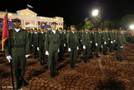 Daniel y Rosario conmemoran 35 Aniversario del Ejército de Nicaragua
