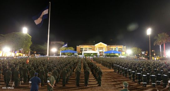 Daniel y Rosario conmemoran 35 Aniversario del Ejército de Nicaragua