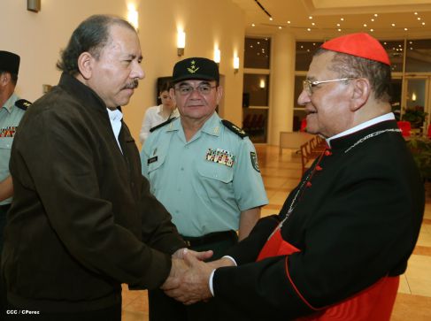 Daniel y Rosario conmemoran 35 Aniversario del Ejército de Nicaragua