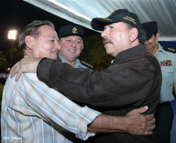 Daniel y Rosario conmemoran 35 Aniversario del Ejército de Nicaragua
