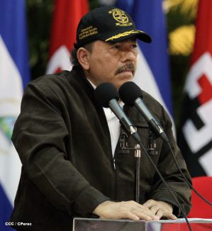 Daniel y Rosario conmemoran 35 Aniversario del Ejército de Nicaragua