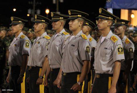 Daniel y Rosario conmemoran 35 Aniversario del Ejército de Nicaragua
