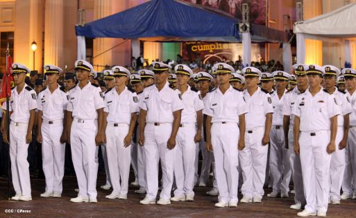 Daniel y Rosario conmemoran 35 Aniversario del Ejército de Nicaragua