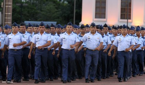 Daniel y Rosario conmemoran 35 Aniversario del Ejército de Nicaragua