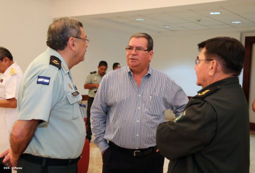 Daniel y Rosario conmemoran 35 Aniversario del Ejército de Nicaragua