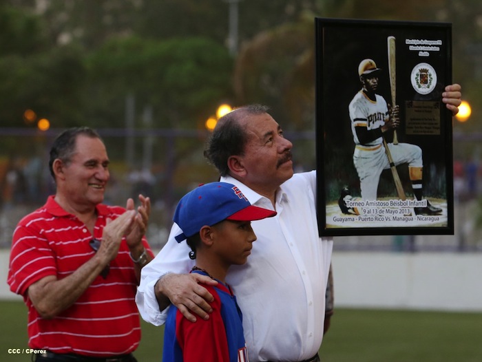 Presidente Daniel inaugura Estadio Béisbol Infantil 